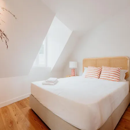 Mary Orange - No 232 2 - Modern & Inviting * Lisboa